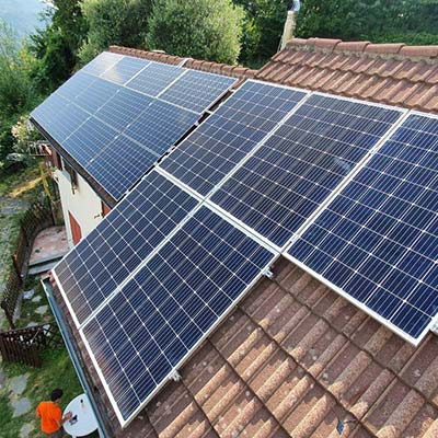 impianto fotovoltaico per villetta divisa in due appartamenti a Sant'Olcese, Genova