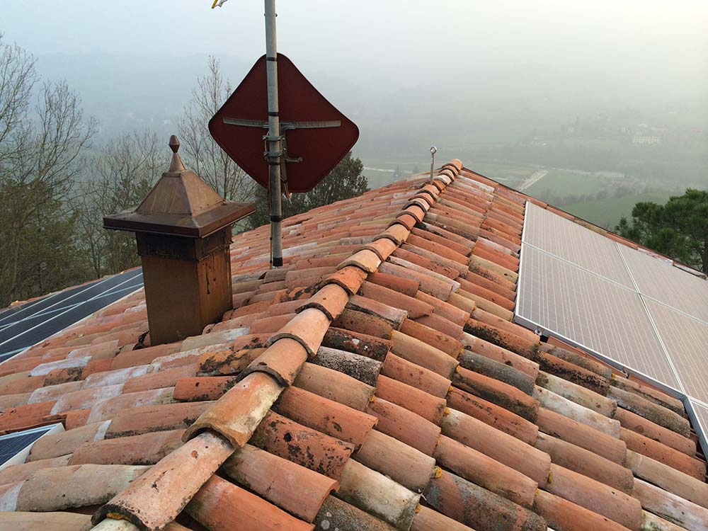 installazione impianti fotovoltaici 30, 18 e 15 kW per capannoni industriali Bologna Gomme