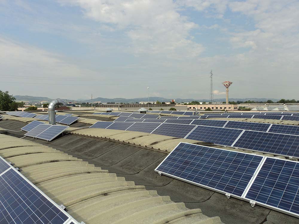 installazione impianti fotovoltaici 30, 18 e 15 kW per capannoni industriali Bologna Gomme