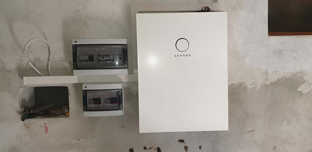 2 impianti fotovoltaici Sunpower per villetta bifamiliare con 2 accumuli energia Sonnen