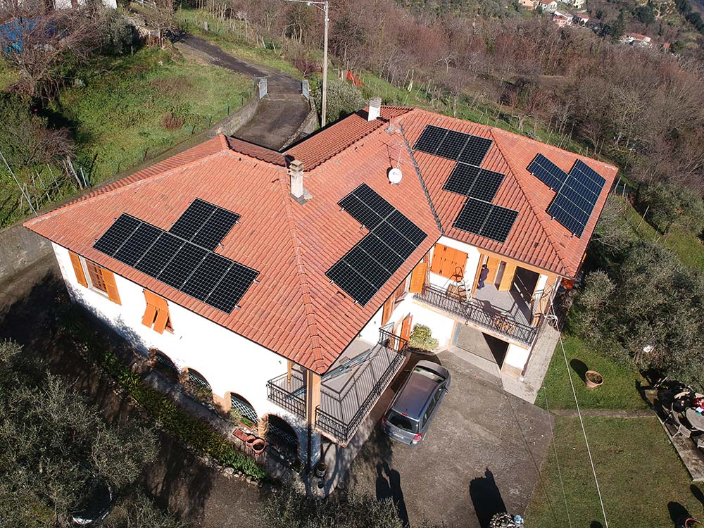 2 impianti fotovoltaici Sunpower per villetta bifamiliare con 2 accumuli energia Sonnen