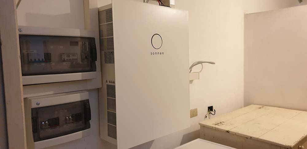 2 impianti fotovoltaici Sunpower per villetta bifamiliare con 2 accumuli energia Sonnen