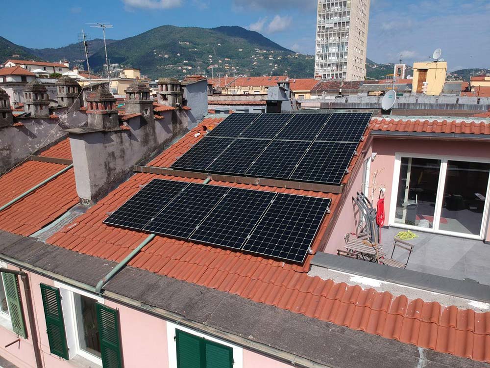 Impianto fotovoltaico 4,8 kW installazione centro storico La Spezia