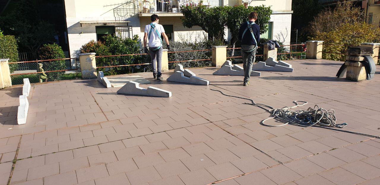 Impianto fotovoltaico 3,2 kW con pannelli solari Sunpower installato su tetto piano con zavorre antivento
