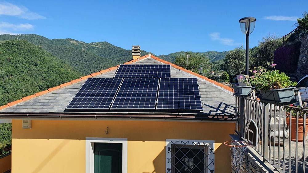 installazione impianto fotovoltaico 6 kW pannelli solari Sunpower Recco