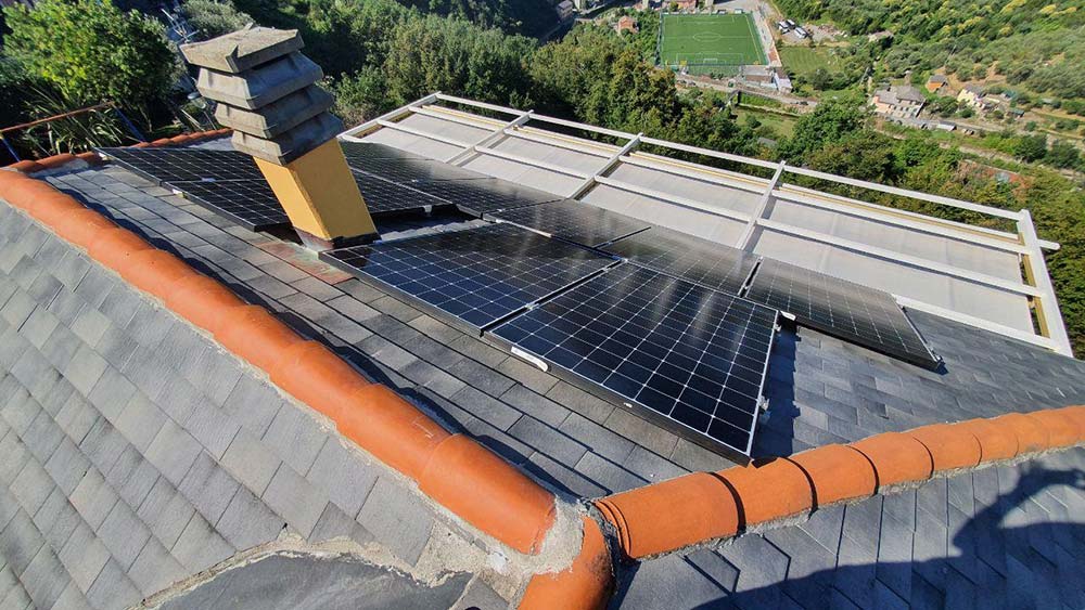 installazione impianto fotovoltaico 6 kW pannelli solari Sunpower Recco