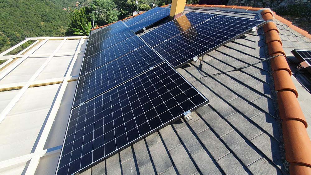 installazione impianto fotovoltaico 6 kW pannelli solari Sunpower Recco