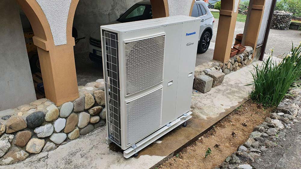 2 impianti fotovoltaici Sunpower per villetta bifamiliare con 2 accumuli energia Sonnen